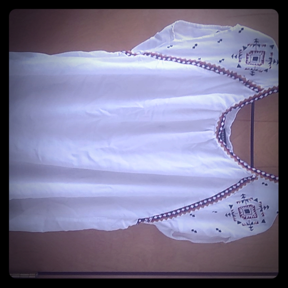 White torrid shirt size 00